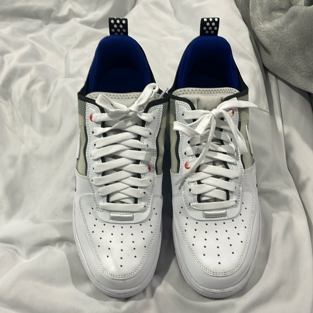 Nike Air shoes. Size 9. Worn once.